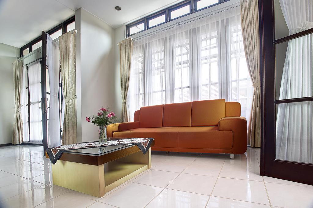 Omah Garuda Homestay Pakualaman Buitenkant foto
