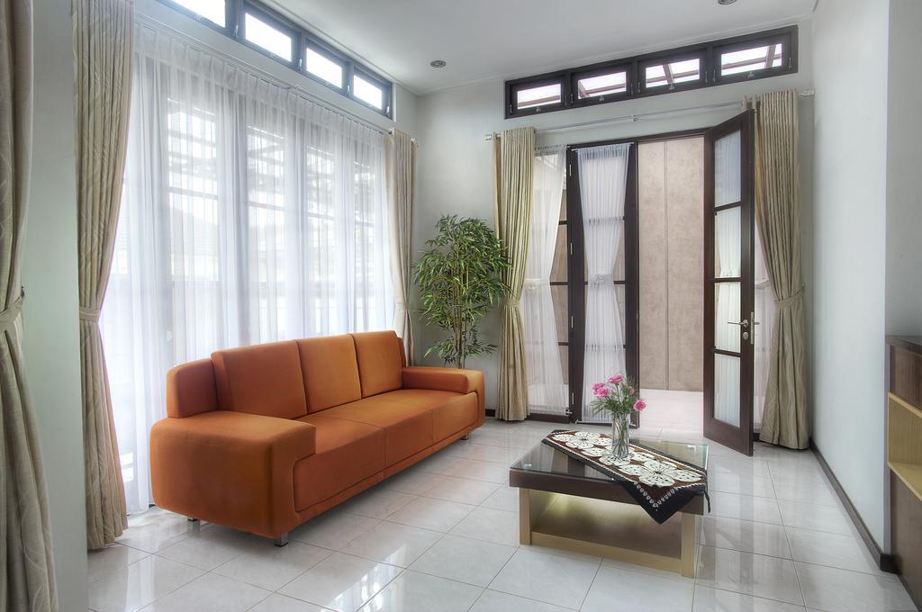 Omah Garuda Homestay Pakualaman Buitenkant foto