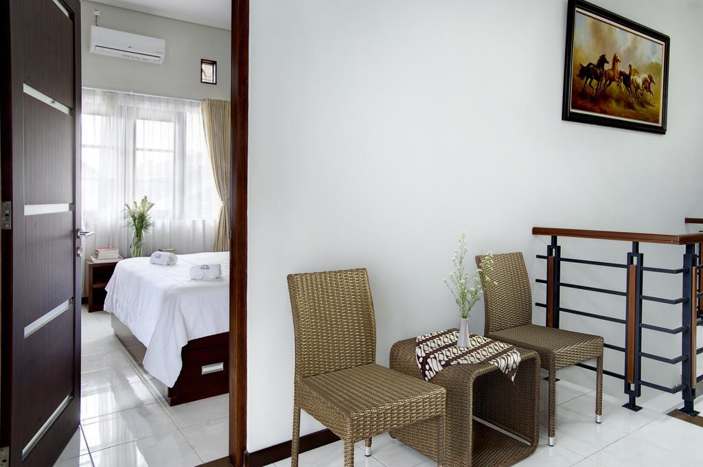 Omah Garuda Homestay Pakualaman Buitenkant foto