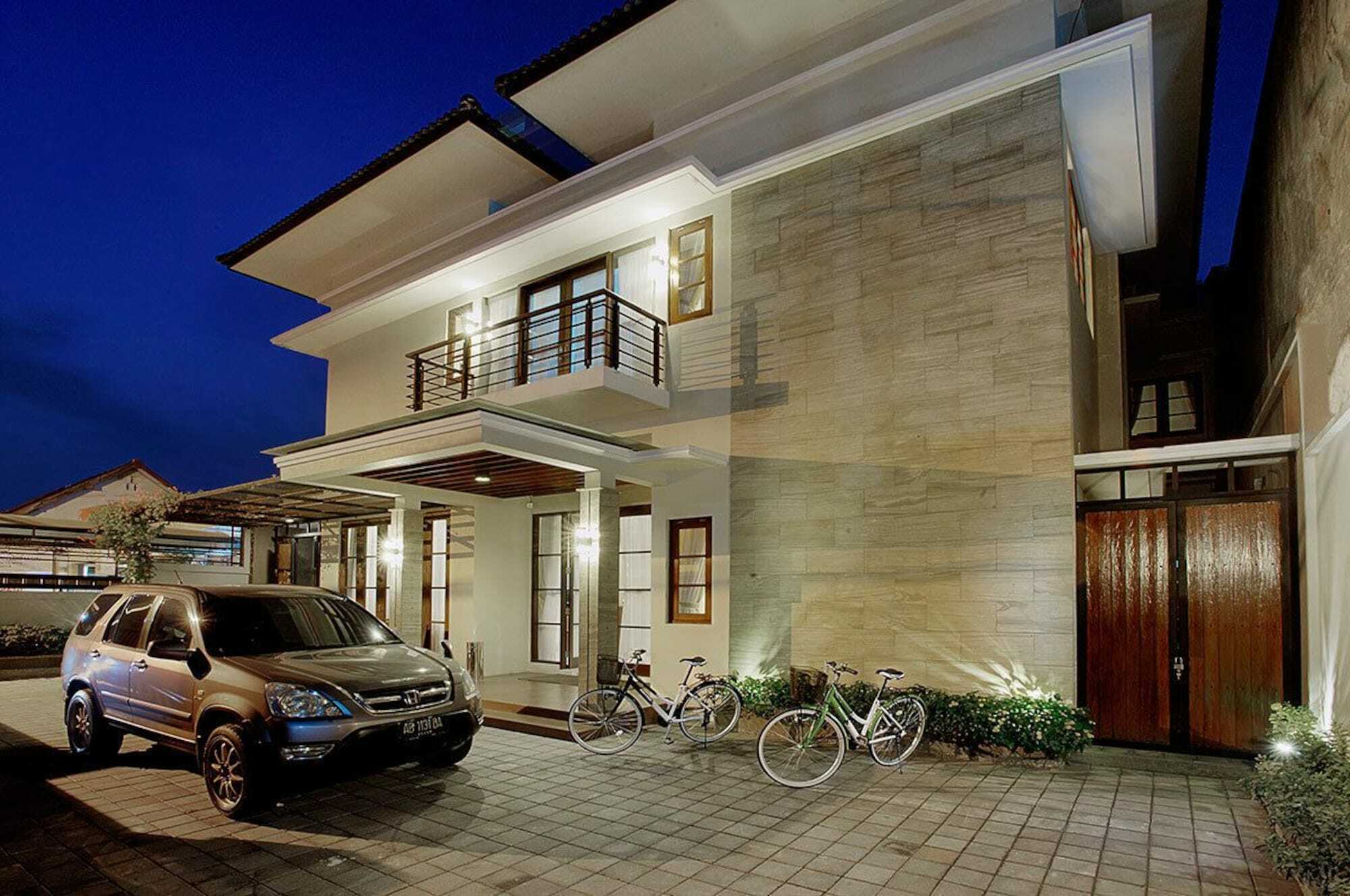 Omah Garuda Homestay Pakualaman Buitenkant foto