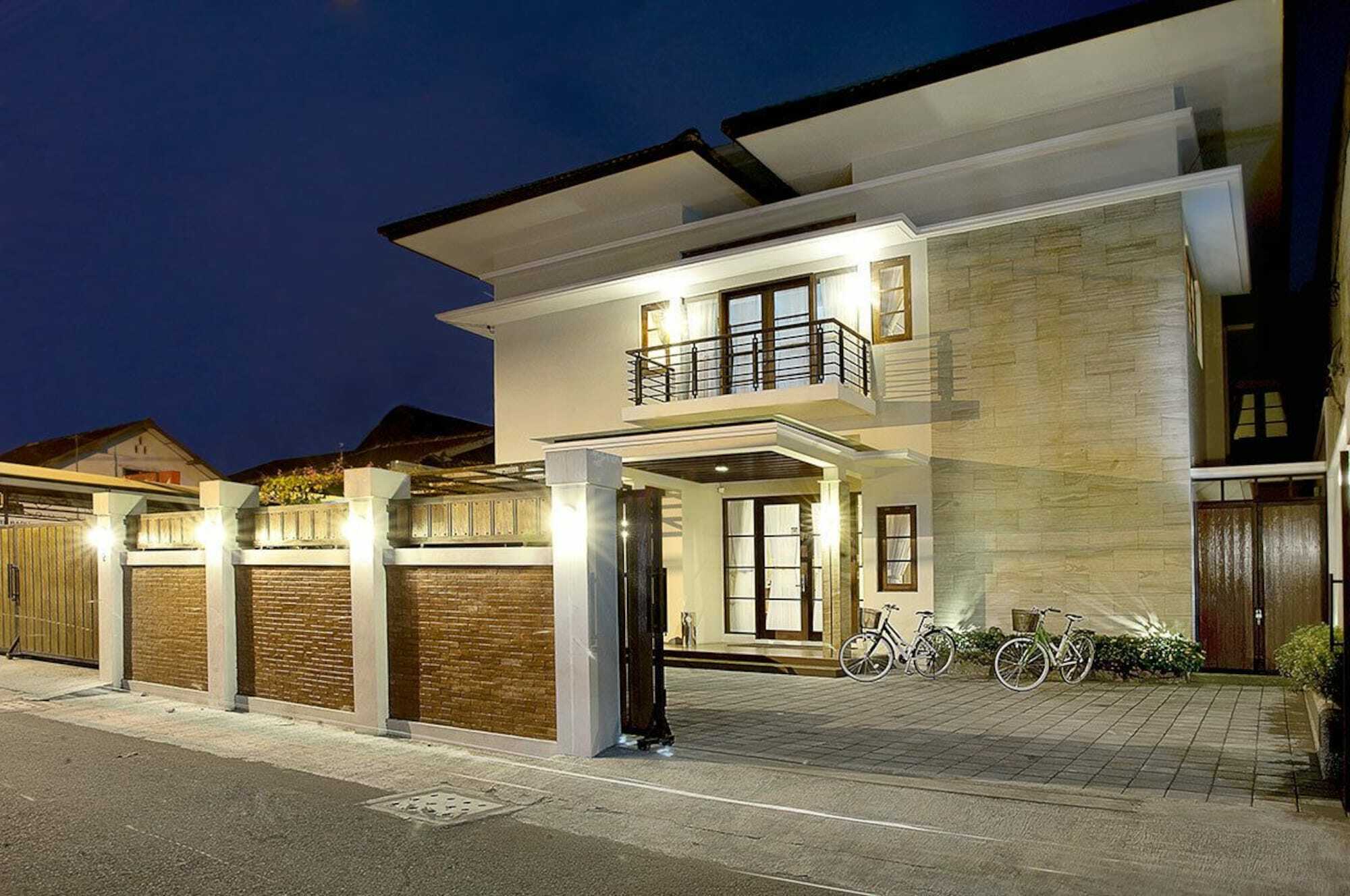 Omah Garuda Homestay Pakualaman Buitenkant foto